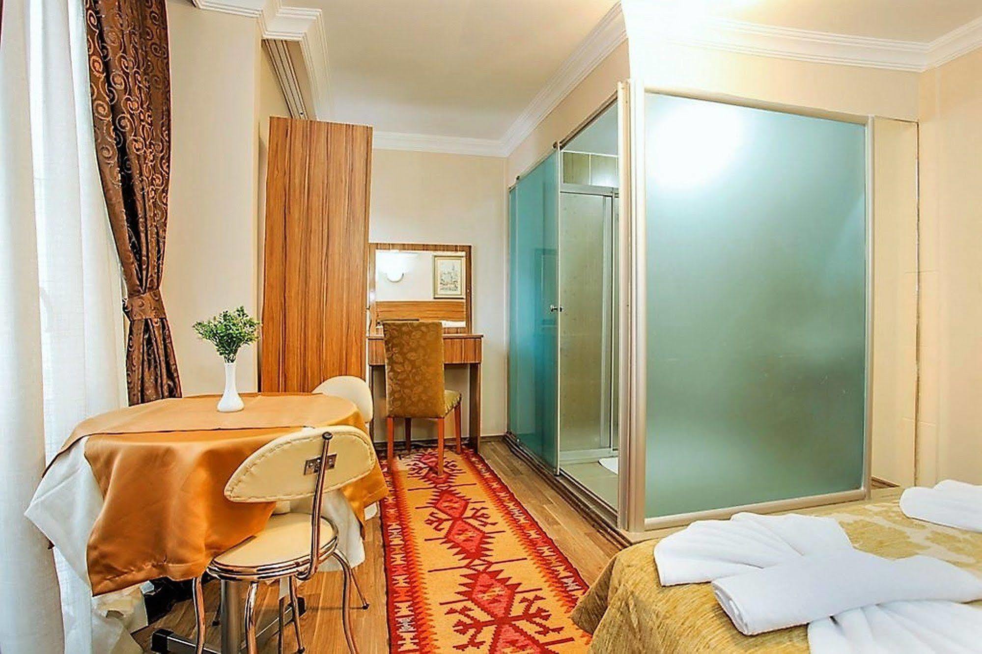 Casa Mia Hotel Istanbul Exterior photo