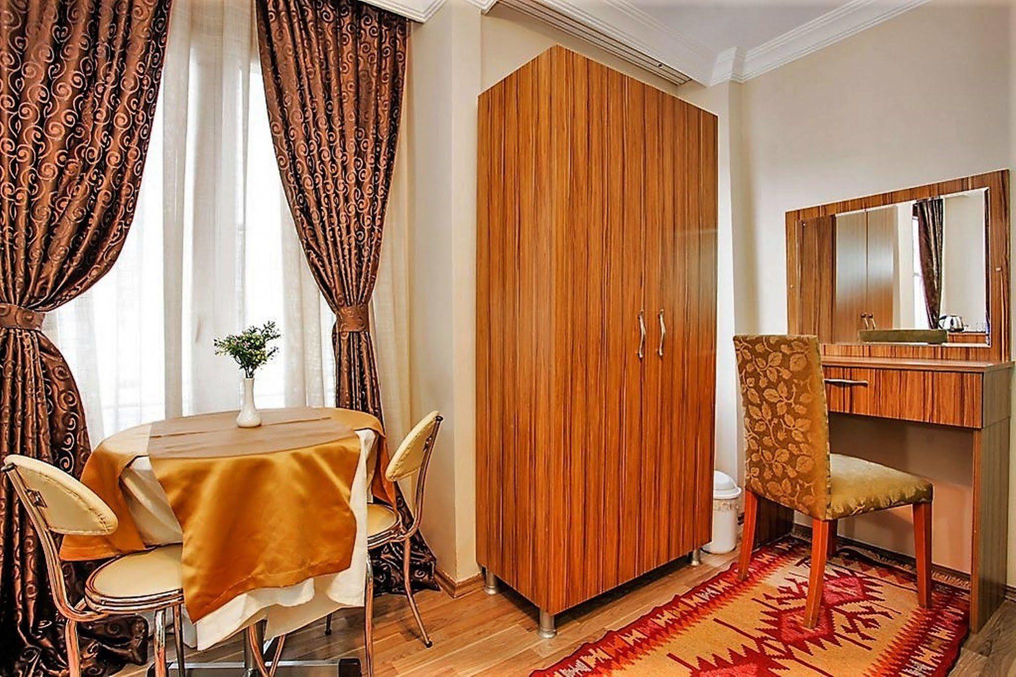 Casa Mia Hotel Istanbul Exterior photo