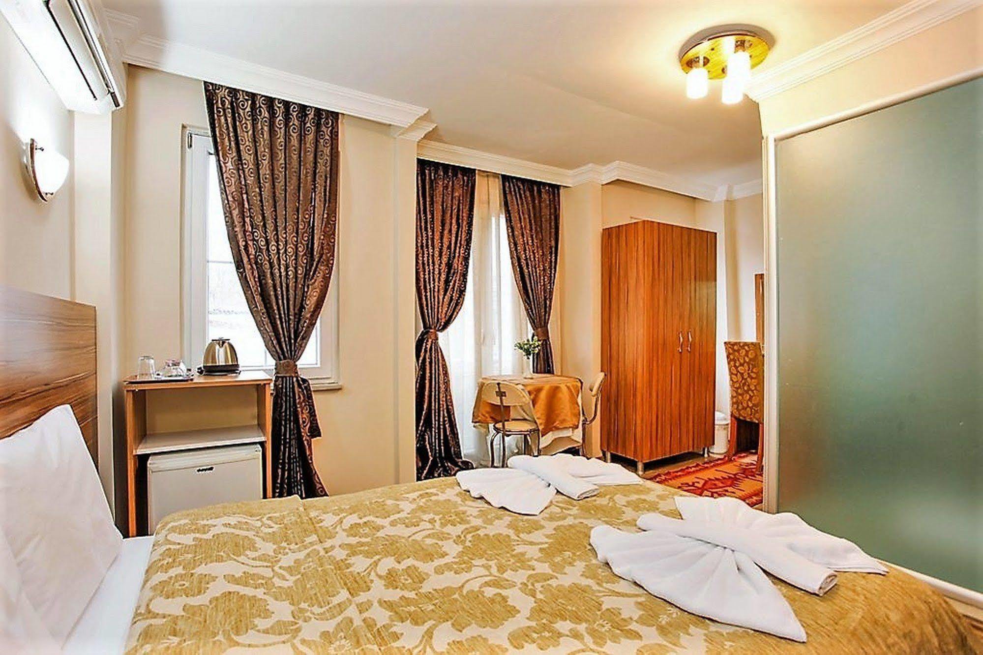 Casa Mia Hotel Istanbul Exterior photo
